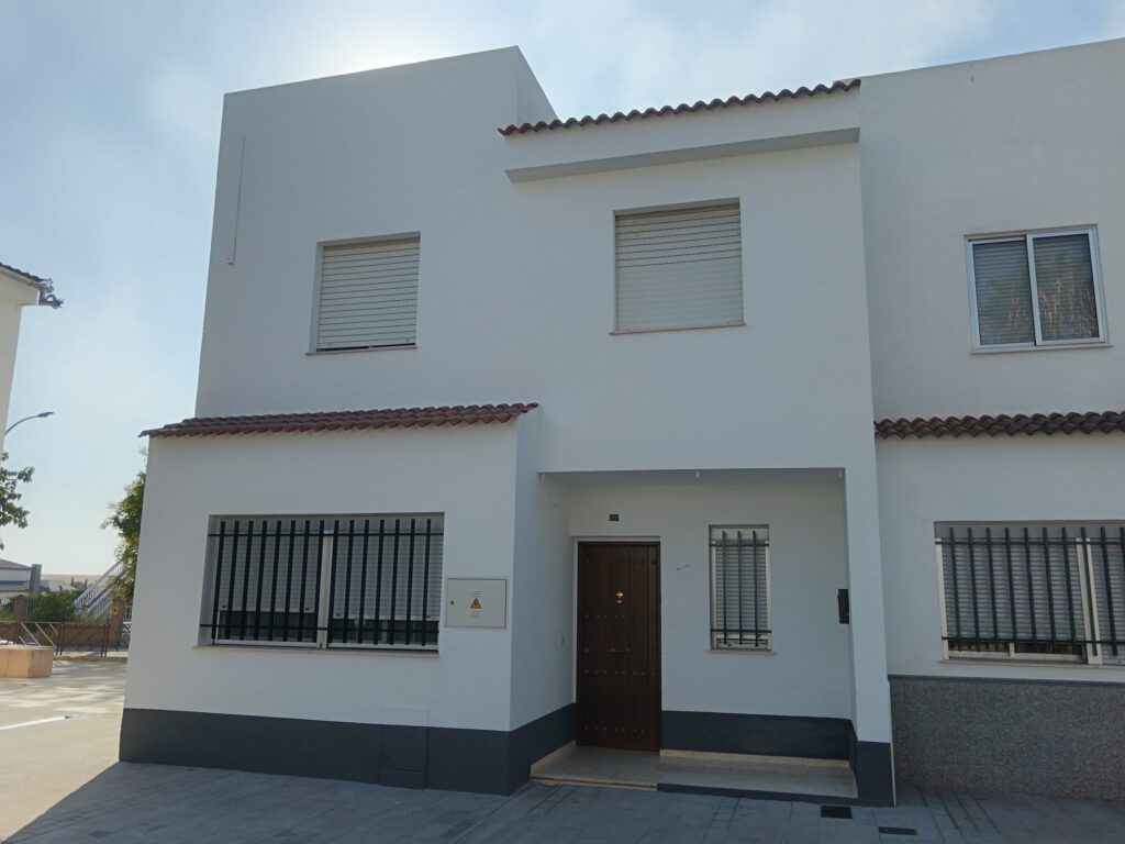 Pintura de Fachadas en Córdoba: Elige el Acabado Ideal para Tu Vivienda